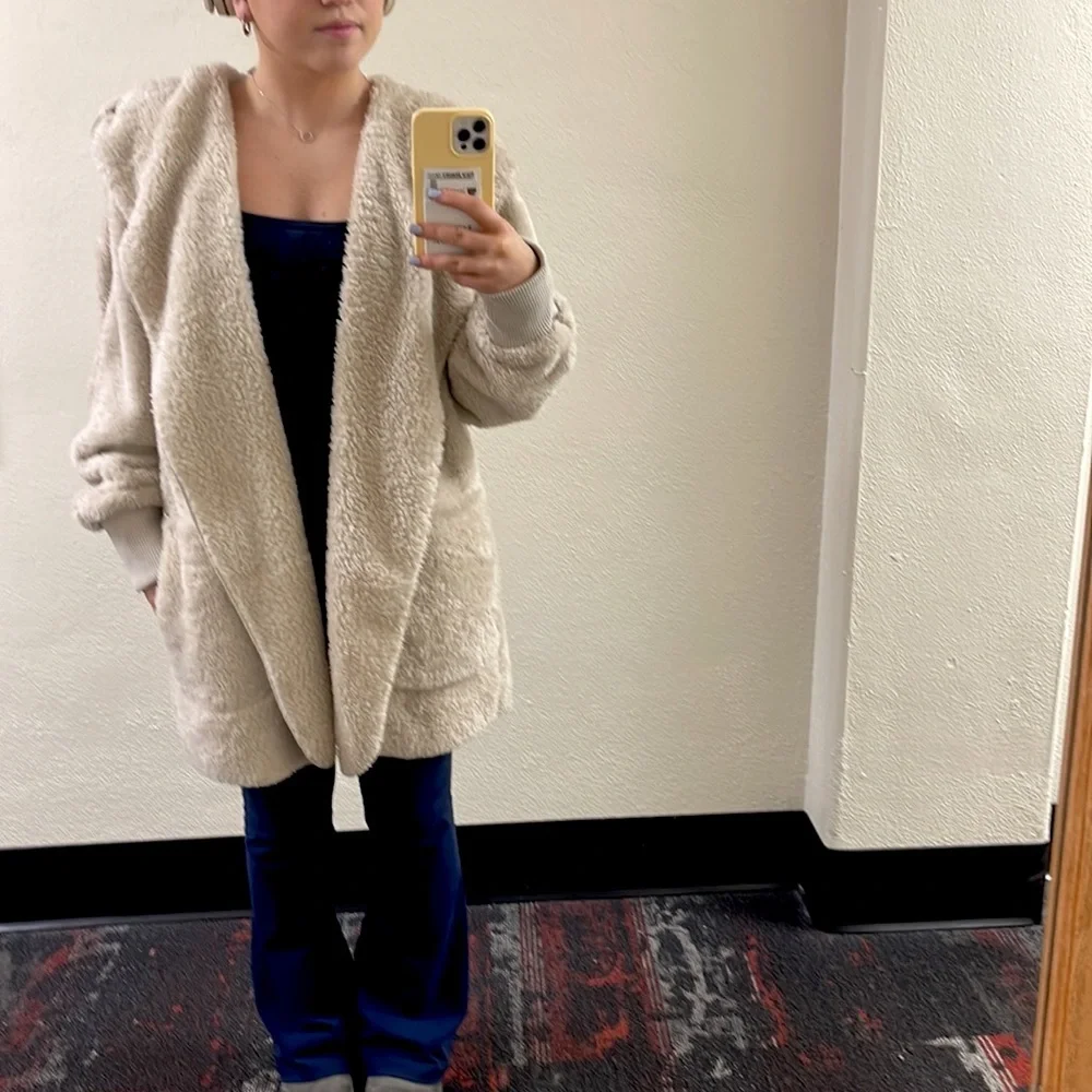 Kin & Threads Oversized Sherpa Cardigan - Picture 2 of 2